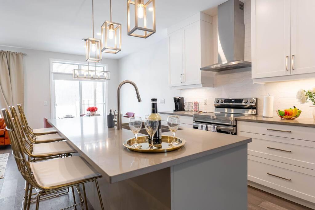 Luxury 3 Bdr Townhouse /garage Appartamento