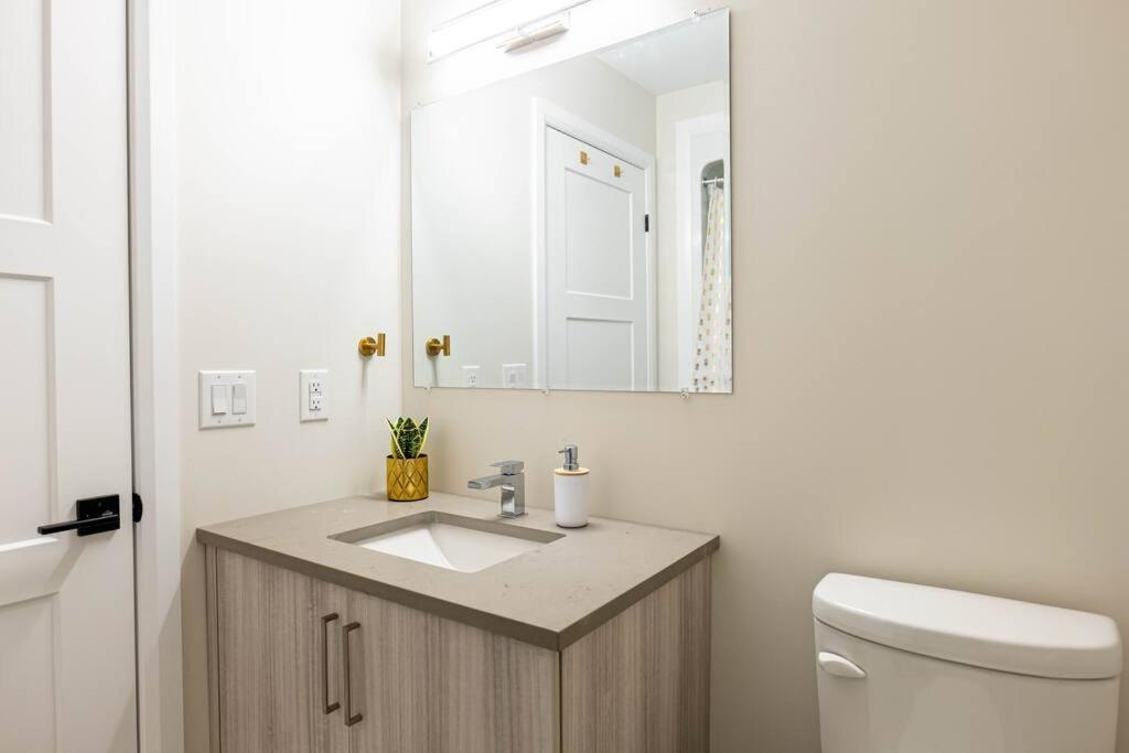 Appartamento Luxury 3 Bdr Townhouse /garage Niagara Falls