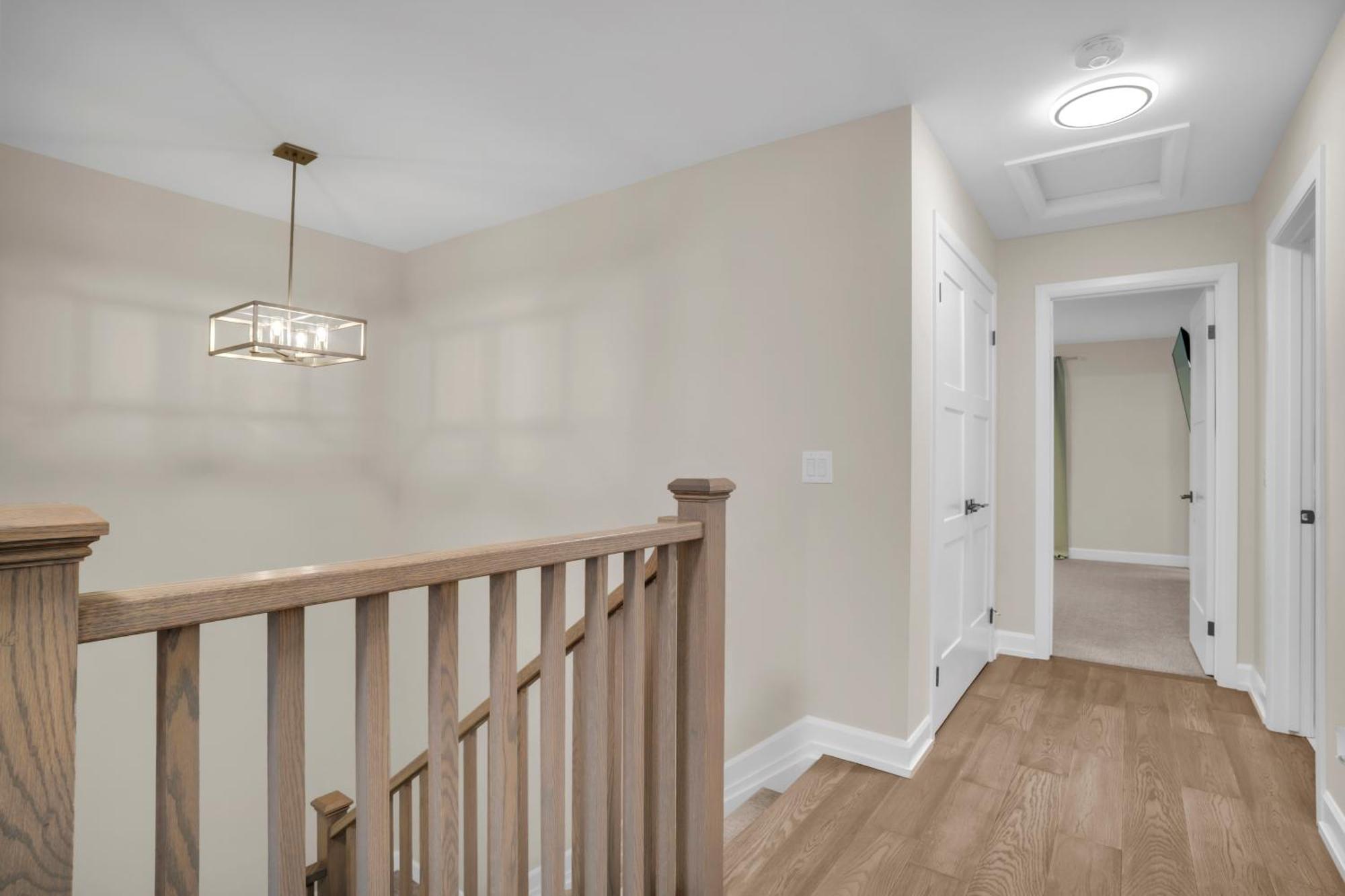 Luxury 3 Bdr Townhouse /garage